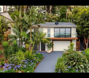 5 bedroom Terrigal beach home with district views